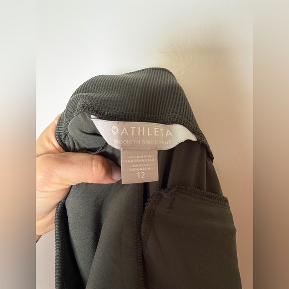 Athleta Sz 12 Brooklin Ankle Pants Mountain Green Travel Outdoor Minimal - Picture 5 of 6